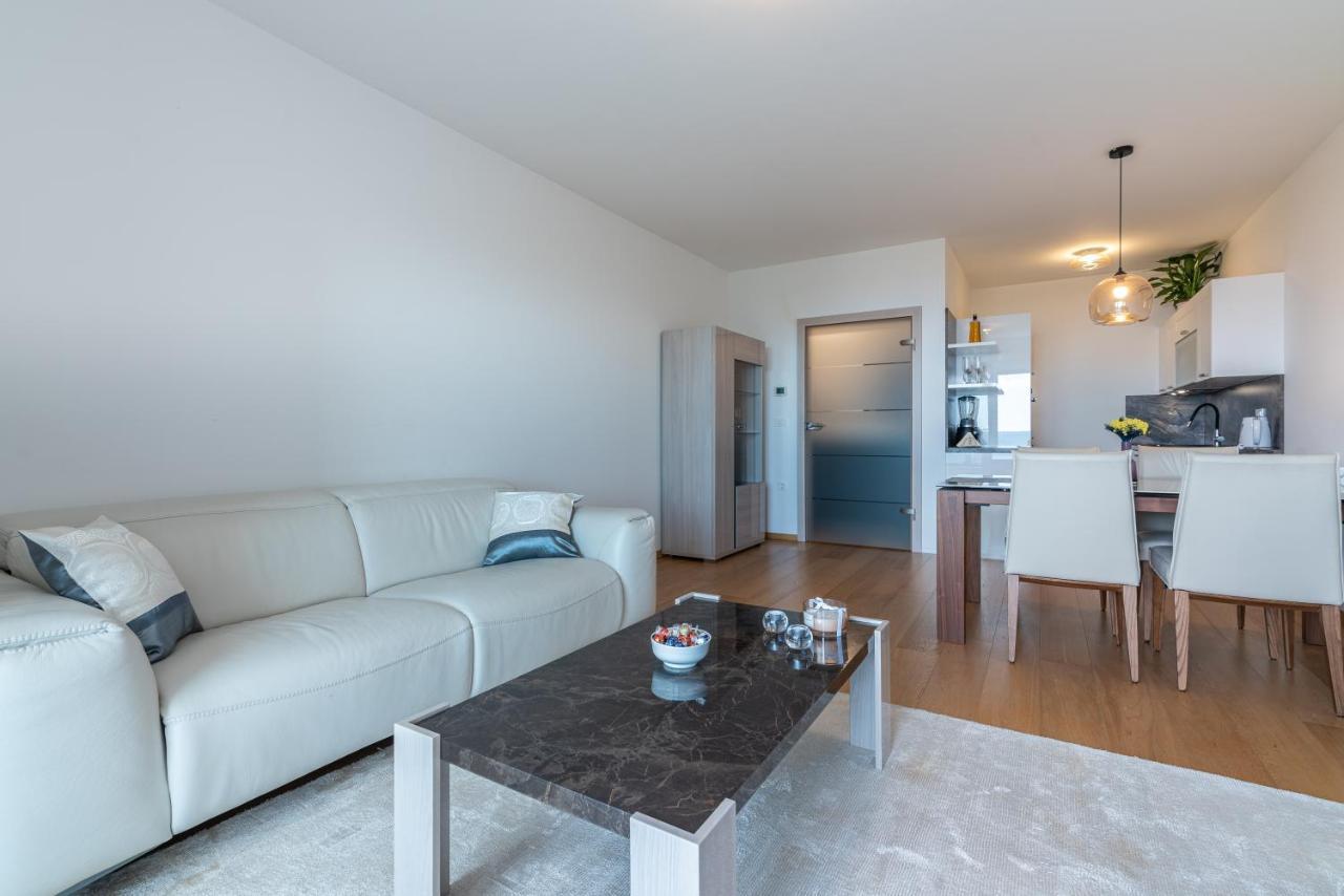 Apartment With Balcony Ocean Paradise كاستاف المظهر الخارجي الصورة