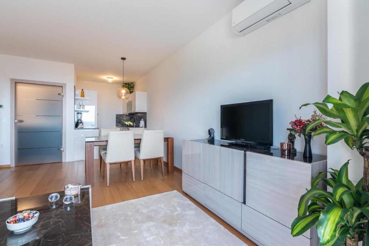 Apartment With Balcony Ocean Paradise كاستاف المظهر الخارجي الصورة